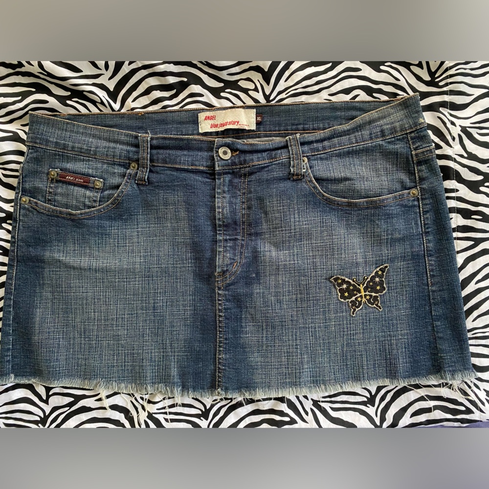 Y2K Vintage Distressed raw hem low rise mini skirt with butterfly patch size XL